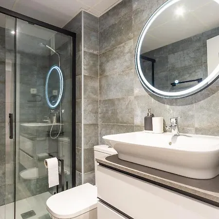 Modern Near Huelin & Free Parking Apartment